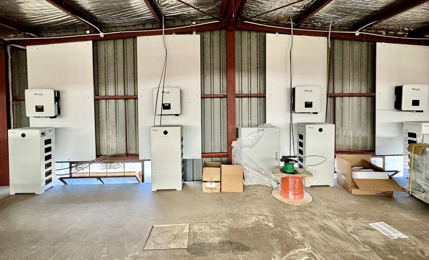 Australia Dumpling Factory, 100KW, 4 X3 Hybrid G4 15KW inverters, 24 HS36 batteries. (2).jpg
